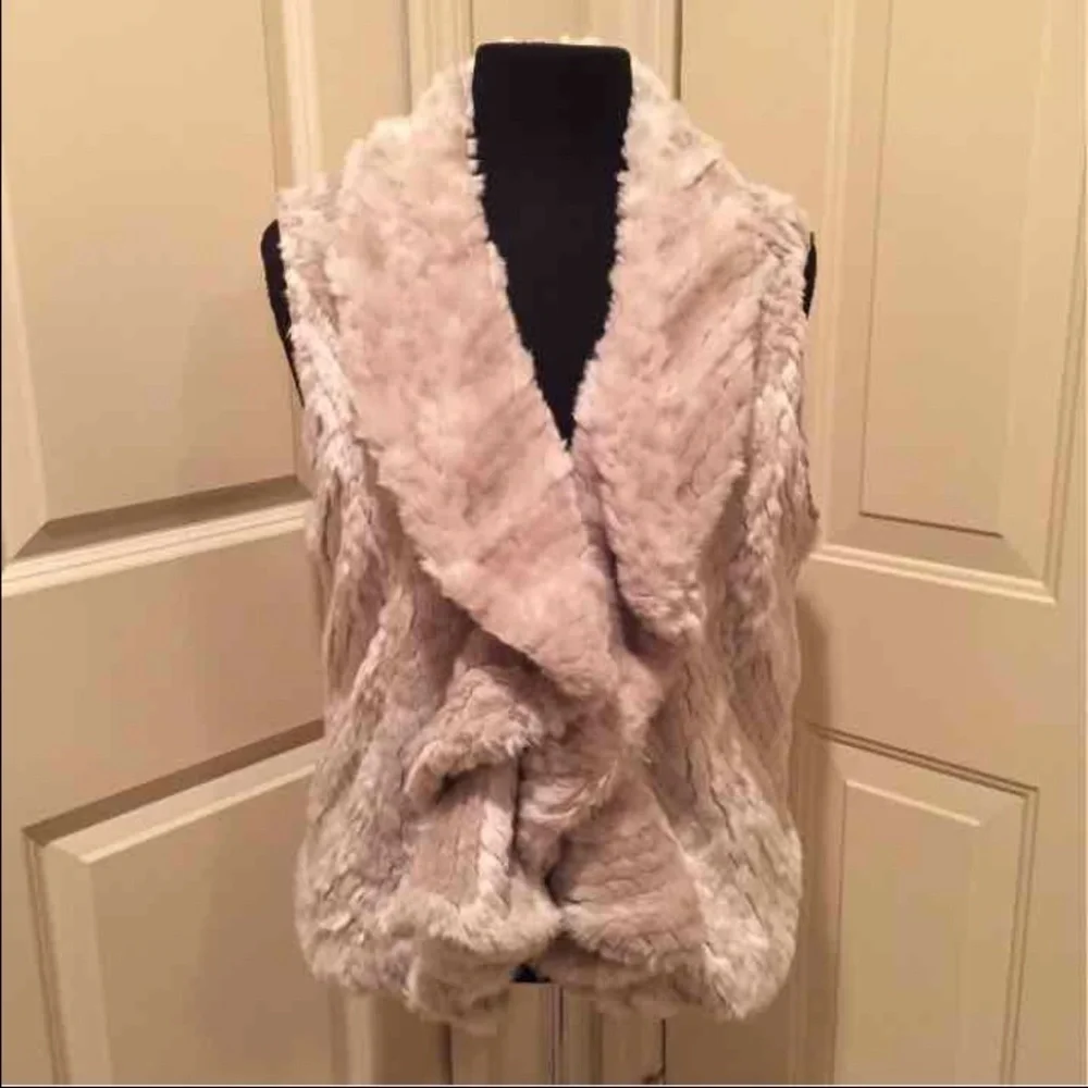 𝅺beige Faux Fur Sweater Vest